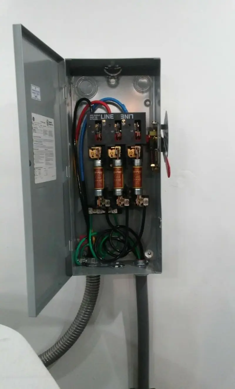 Three-phase disconnect switch installed for Smoke Detector Installation in Millstone